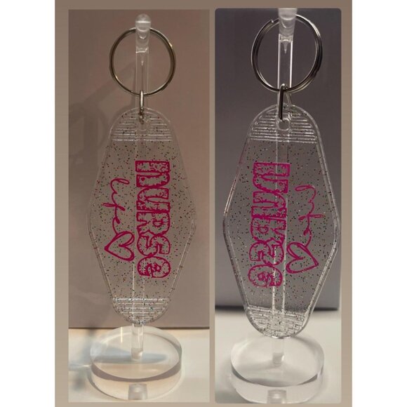 NURSE LIFE Multicolor Glitter Clear Retro Motel Gift Keychain - Picture 1 of 1